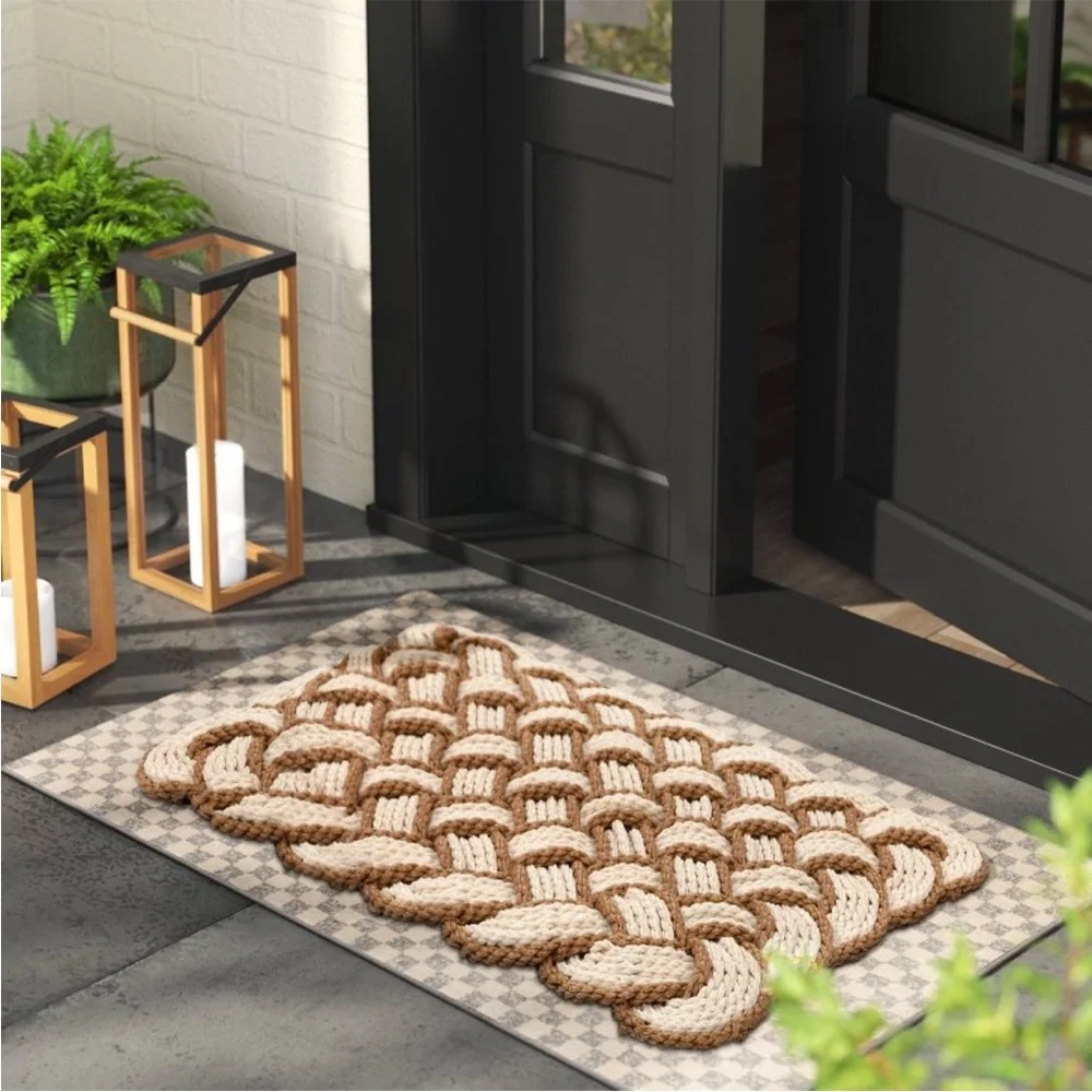 THRESHOLD NWT lovers knot doormat -cream/brown -1’6”x2’6”